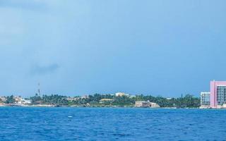 isla Frauen Panorama Aussicht von Geschwindigkeit Boot im cancun Mexiko. foto