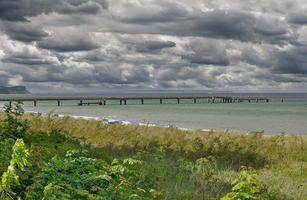 Strand und Seebrücke von Göhren, Rügen, Ostsee Meer, Mecklenburg-Vorpommern, Deutschland foto
