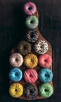 serviert glasiert Mini Donuts foto