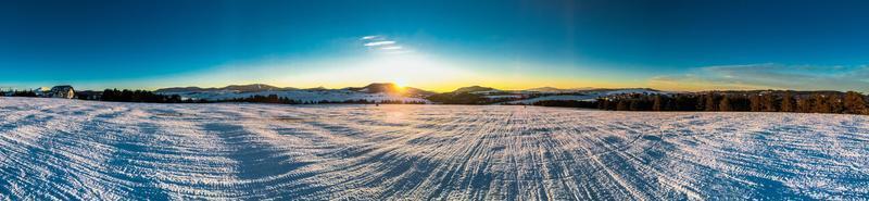 Panorama von Berg Landschaft Winter foto