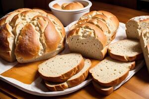 frisch gebacken Brot auf ein hölzern Planke, Nahaufnahme.Bagel generativ ai foto