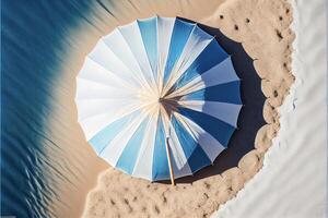 Blau und Weiß Regenschirm Sitzung auf oben von ein sandig Strand. generativ ai. foto
