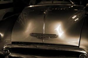 alt Jahrgang Metall Einzelheiten Auto im das Museum Nahansicht foto