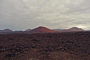 ursprünglich vulkanisch Landschaften von das Spanisch Insel von Lanzarote foto