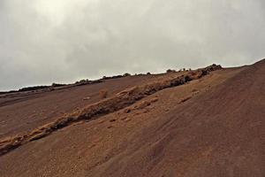 ursprünglich vulkanisch Landschaften von das Spanisch Insel von Lanzarote foto