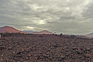 ursprünglich vulkanisch Landschaften von das Spanisch Insel von Lanzarote foto