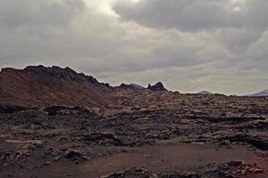 ursprünglich vulkanisch Landschaften von das Spanisch Insel von Lanzarote foto