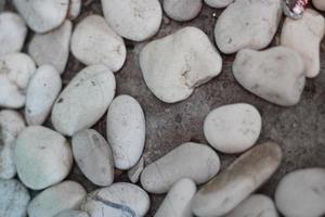 irregulär Cluster von Weiß Steine foto