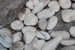 irregulär Cluster von Weiß Steine foto