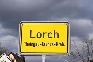Stadt, Dorf Zeichen von Lorch foto