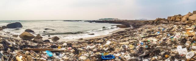 Müll geworfen durch das Sturm auf das Strand. Müll entlang das Strand. Umwelt Verschmutzung. generativ ai foto