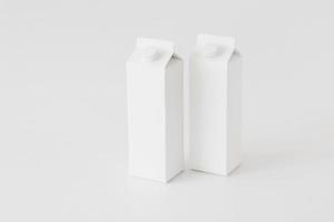 Kartonbehälter mit Milchprodukten foto