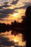 malerischen Blick auf den Fluss foto