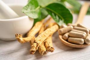 Ginseng, getrocknetes Gemüsekraut. gesundes Essen berühmtes Exportlebensmittel in Korea-Land. foto