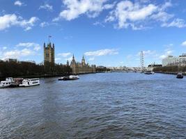 Blick auf die Houses of Parliament in London foto