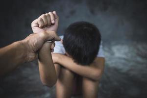 halt missbrauchen Junge Gewalt , Mensch Handel, Mensch Rechte Tag Konzept. foto