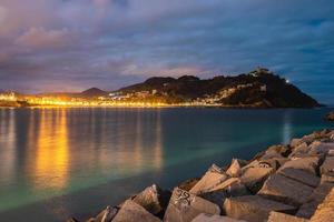 Abend Aussicht auf das Küste von san Sebastian Spanien foto