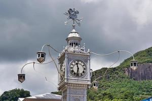 Schließung von das Uhr Turm im Stadt, Dorf Victoria von mahe, Seychellen foto
