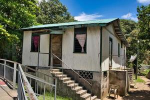 mahe Seychellen 3.04.2023 alt Seychellen Haus im Stadt, Dorf Viktoria, mahe Seychellen foto