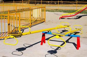 ein bunt Kinder Spielplatz foto