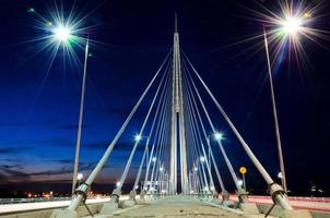 Brücke in der Nacht foto