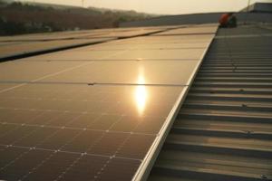 Solar- Zelle Paneele beim Solar- Bauernhof foto