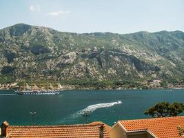 kotor im schön Sommer- Tag im Montenegro - - Sommer- Ferien und Meer Ferien Konzept foto