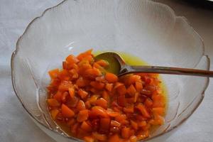 Orange Paprika auf Öl foto