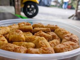 ein schließen oben von Kästengels, kastengel oder Käsekuchen. Gebäck Das sind in der Regel serviert während eid im Indonesien foto