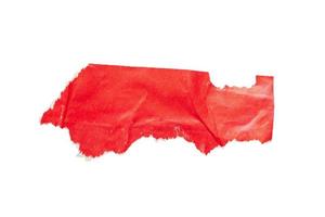 Stück von rot Papier zerreißen isoliert auf Weiß Hintergrund foto