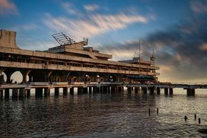 Die Attraktion der Stadt ist die Marinestation der postsowjetischen Ära. foto