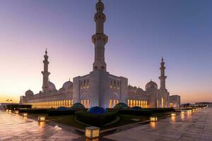 abu Dhabi großartig Moschee, ikonisch Wahrzeichen und architektonisch Wunder von VAE foto