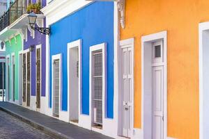 puerto rico bunt kolonial die Architektur im historisch Stadt Center foto