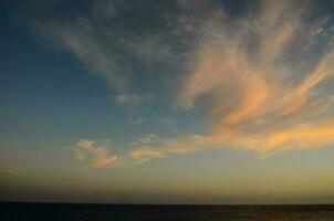 Himmel mit Wolken foto