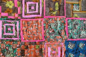 zurück Seite von handgemacht Patchwork Stoff schließen oben foto