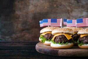 Mini amerikanisch Cheeseburger foto