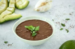 Schokolade und Kirsche Dessert foto