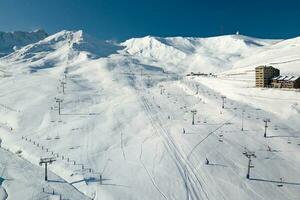 schneebedeckt Berg beim Grandvalira Ski Resort im pas de la casa foto