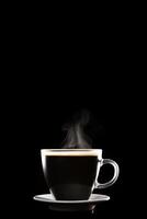 schließen oben ein Tasse von ein schwarz heiß Kaffee mit Rauch auf schwarz Hintergrund mit Kopieren Raum. ai generiert foto