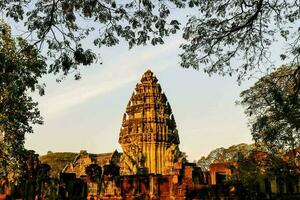 ein uralt Tempel im Thailand foto