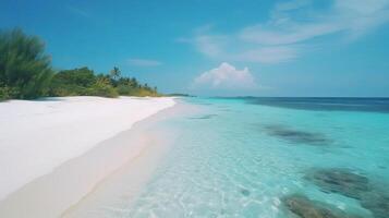 tropisch Malediven Insel mit Weiß sandig Küste und Meer. Palme. ai generiert foto