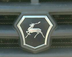 sankt Petersburg Russland - - 05 01 2023 Gazelle Motoren Konzern LKW Emblem auf April 30, 2023 im sankt Petersburg Russland. foto