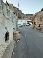 Mekka, Saudi Arabien, April 2023 - - Pilger Überschrift zum Hira Höhle auf montieren al noor im Mekka. das historisch Höhle hara ist gelegen auf das oben von Jabal noor. foto