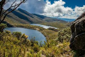 schön Landschaft von kolumbianisch andean Berge zeigen paramo Art Vegetation im das Abteilung von cundinamarca foto