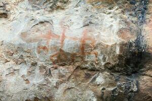 prähistorisch Gemälde auf Felsen bekannt wie Petroglyphen im Kolumbien foto