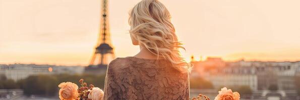 Einmal im Paris. Banner von zurück schön schlank schick Mädchen mit lange blond Haar gegen Eiffel Turm. generativ ai. foto