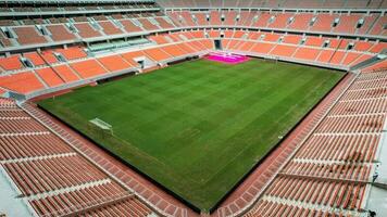 Konstruktion von Neu Tribun Fußball Stadion zum demnächst Indonesien Team. Jakarta International Stadion im das Norden Jakarta. Jakarta, Indonesien, Juni 21 2022 foto