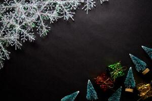 dekorativ Weihnachten isoliert auf schwarz Hintergrund foto