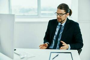 Geschäftsmann mit Brille Selbstvertrauen Arbeit Exekutive foto