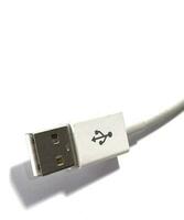 Weiß ein Foto von das USB Weiß Kabel.